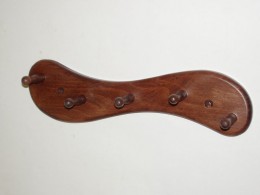 Obrázek výrobku: Dřevěný věšák na klíče a utěrky - tmavě hnědý