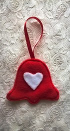 Výrobek: Vánoční ozdoba - zvonek se srdíčkem