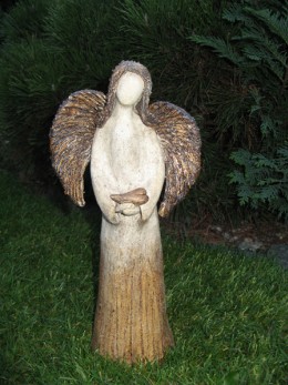 Obrázek výrobku: Anděl se srdcem, střední, křídla kapky, 29 cm