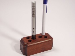 Obrázek výrobku: Stojánek na psací potřeby - dub, povrch lakovaný